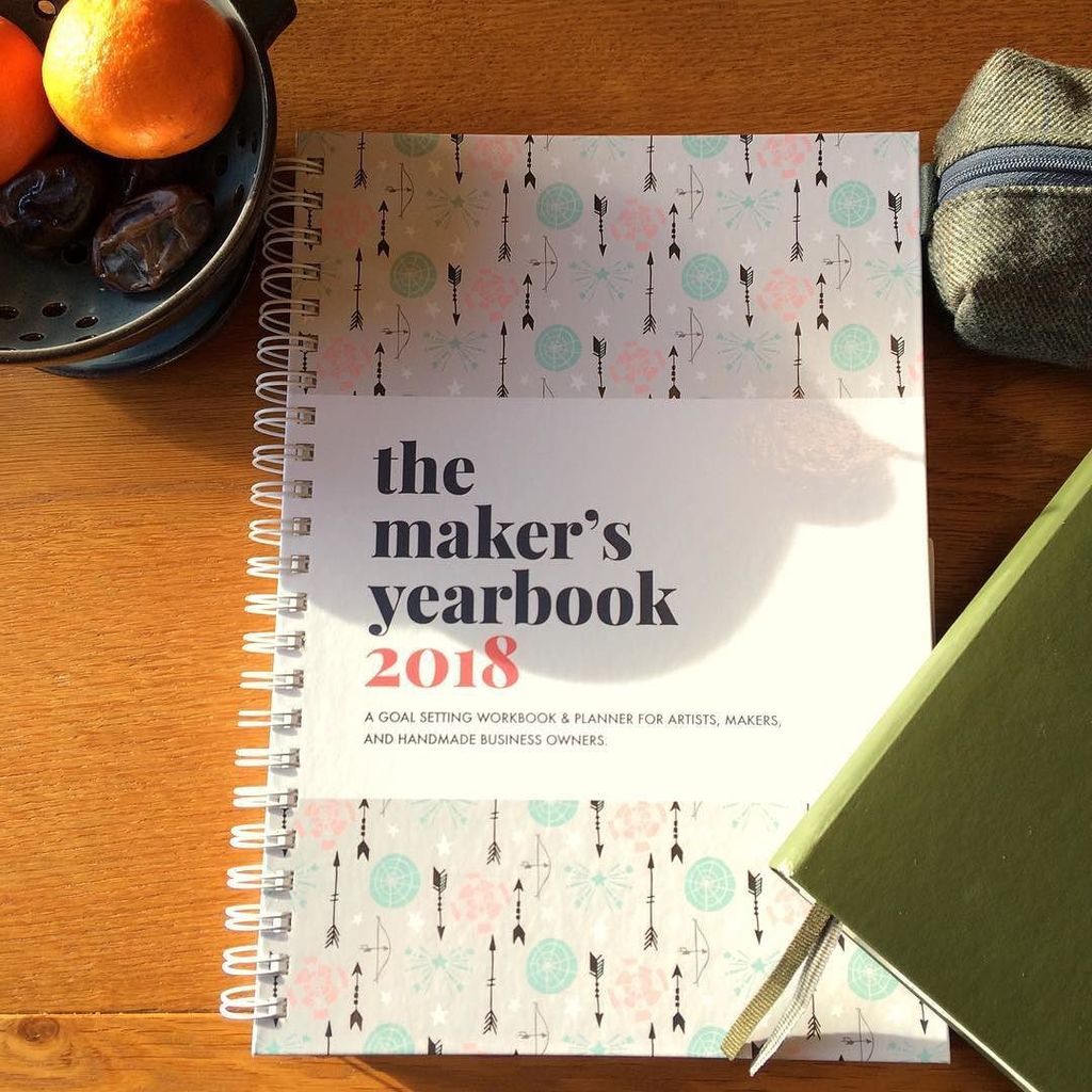 shastonboxes's tweet photo. Post Christmas planning for 2018 with a little help from Nicola Taylor and her book. 
#shastonboxes #shakerboxes #circularsockmachine #makersofinstagram #makersyearbook https://t.co/AT2Ce5wYRJ https://t.co/gKw8RdCzEC