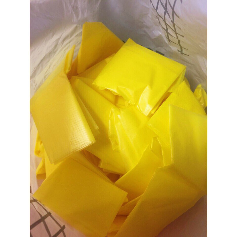 d_julto415's tweet photo. Rt) 저희 줄도파가 부산 젝스키스 콘서트에서 첫 나눔을 합니다!! 배고프고 당떨어지는 옐키들 대환영!!! 옐키분들 많이 와서 받아가주세요... (쭈글).. 까까비닐을 담을 노랑비닐도 드려요~ 😘😘

#옐키분들_많이_와주세요_💛 
#콘서트에서_꼭_줄도파를_찾아주세요 https://t.co/nVurC7oI0T