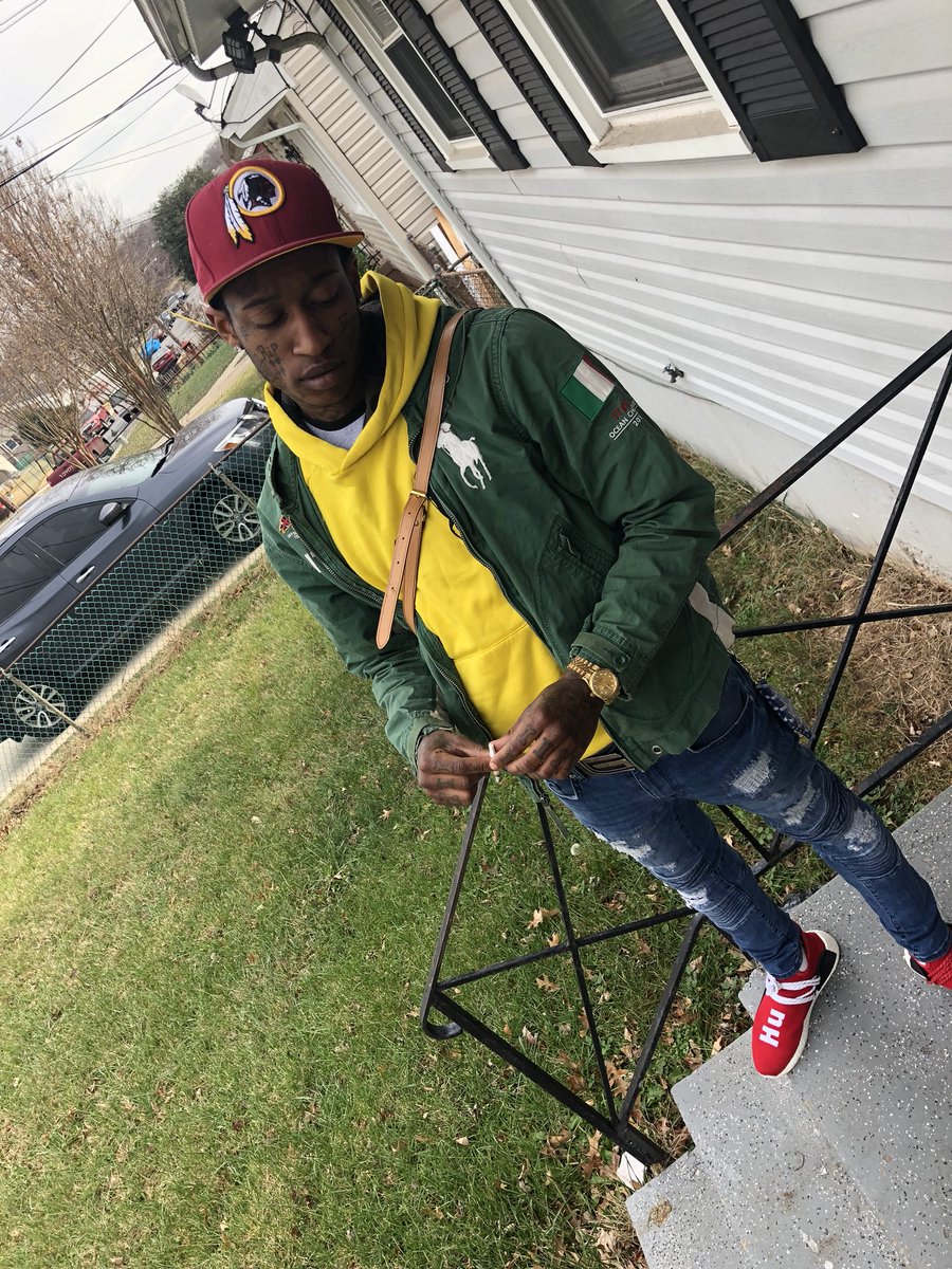 __jayquannn's tweet photo. Back 💪🏻 https://t.co/0XrmhlR3me
