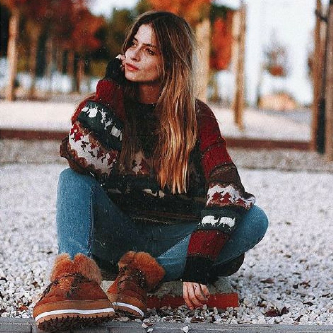 When you want to be warm, what do you wear? 
Paula Fernández knows, #boots AURO. 👢😍 
➡️ bit.ly/paulabasetAURO…