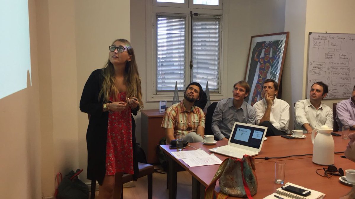Aptus_org's tweet photo. Presentación de cierre de año de nuestra becaria del PFLI de la Fundación Astoreca. @astoreca_ Fundación Astoreca #Aptus #Educación #Formación #Becarios #Astoreca https://t.co/sBAxO8R0kK