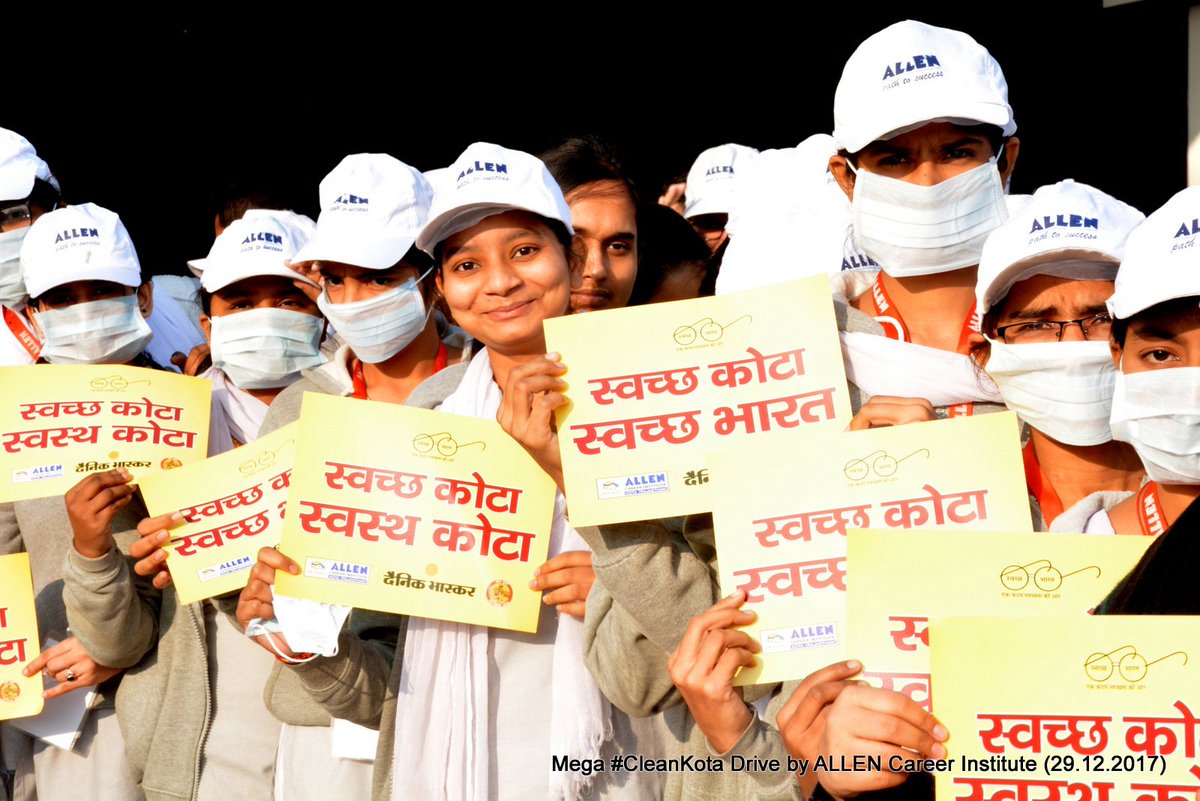 ALLENkota's tweet photo. More than 50,000 people which includes, 35000 #KotaCoaching Youth took an oath for #Clean_India #HealthyIndia &amp; started a Mission “#CleanKota – #CleanIndia Drive” under @swachhbharat Abhiyan #YouthCity #Kota #SwachhBharat @SwachhBharatGov @PMOIndia @DainikBhaskar @VasundharaBJP https://t.co/QdqNe9FFlr