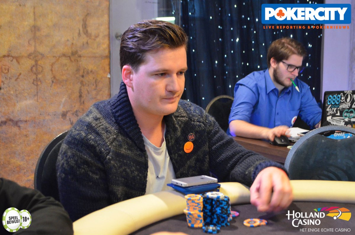 PokerCityNL's tweet photo. @PokerSeriesNL @ClydeTF @Ruysvogel #DutchOpenPS - Voor de dinnerbreak raakten we een hoop spelers kwijt, o.a. Freek Scholten, Mark Bongaerts, Paul Vergeer en Michiel Brosky https://t.co/KSnlxqWimZ https://t.co/L18beaffXa