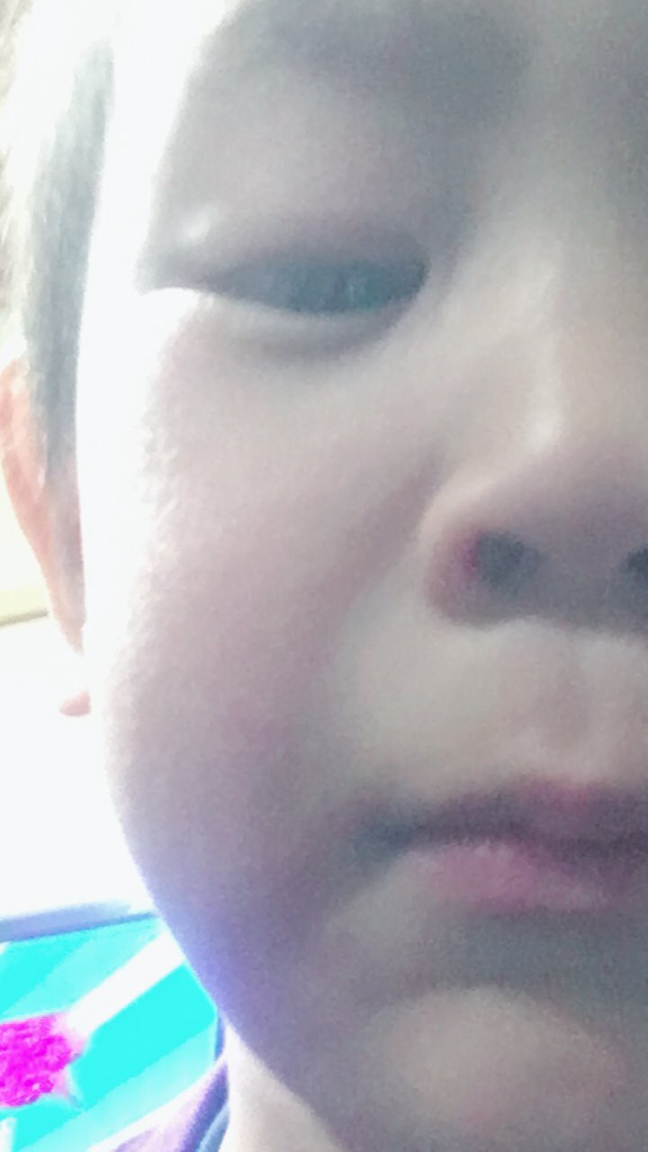 Kim Twitter પર この時間帯になると咳き込んで吐く娘 食べたものは消化されてて出るのはつばの塊みたいなんだけやけど吐く瞬間はいつもピッコロ大魔王が卵産む瞬間みたいに塊がビュって飛び出します これは息子が知らぬ間に自撮りしてた T Co