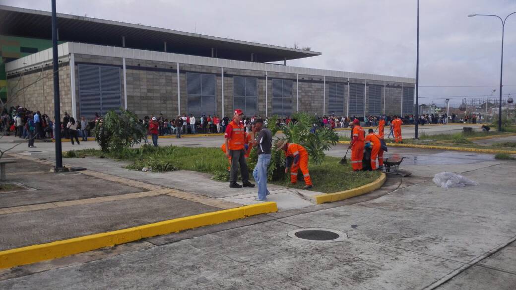 Tag cabletren en El Foro Militar de Venezuela  DSO2SeoW0AIAHVb