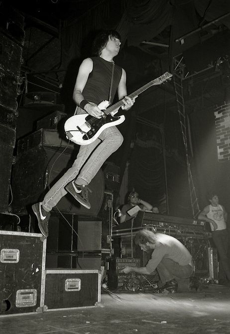 PunKandStuff's tweet photo. Johnny Ramone at the Lyceum in London
Photo by Innis McAllister https://t.co/YnF3tGLS6c