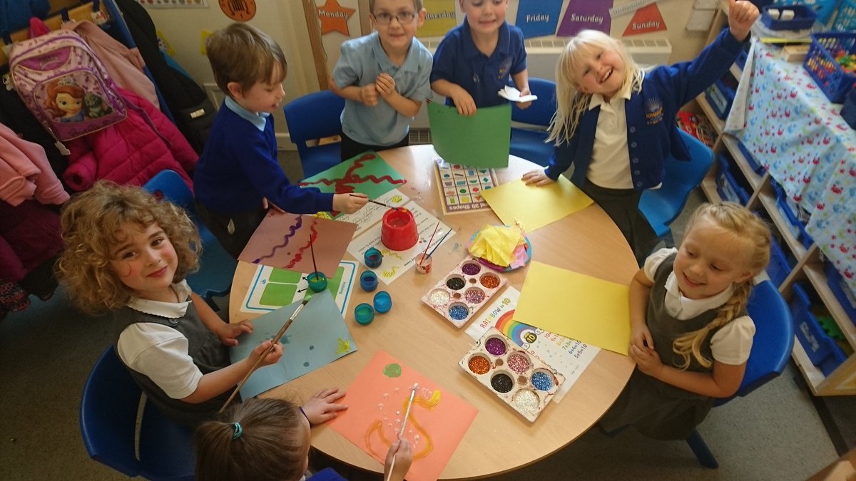 oakclass_2016's tweet photo. Today we made rainmakers for our school art day. Look at our lovely patterns. We are looking forward to using them tomorrow. #art #eyfs https://t.co/919f81qaZO
