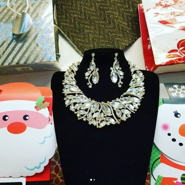 sensibling's tweet photo. 💎💎💎Marquise Glass Crystal Evening Necklaces~ 💎💎💎 Make A Statement with Evening Necklaces 👊💣💥 #sensibling #necklaces #evening #jewelry #eveningjewelry #instafashion #jewelryofig #jewelryoftheday #fashionnecklace #fashion #fashionforward #rhinestone #necklace #crystal https://t.co/Xb7PgBITLQ
