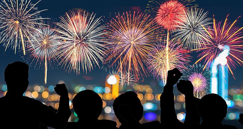 EnchantedNYC's tweet photo. As the #NewYear approaches, reflect on this - From scientific breakthroughs to natural disasters 2017 has been a roller coaster.
 Here's 15 inspiring things that happened this year: https://t.co/XbPB779vvy 
#2018 #Reflection https://t.co/RwYGYqDcw6