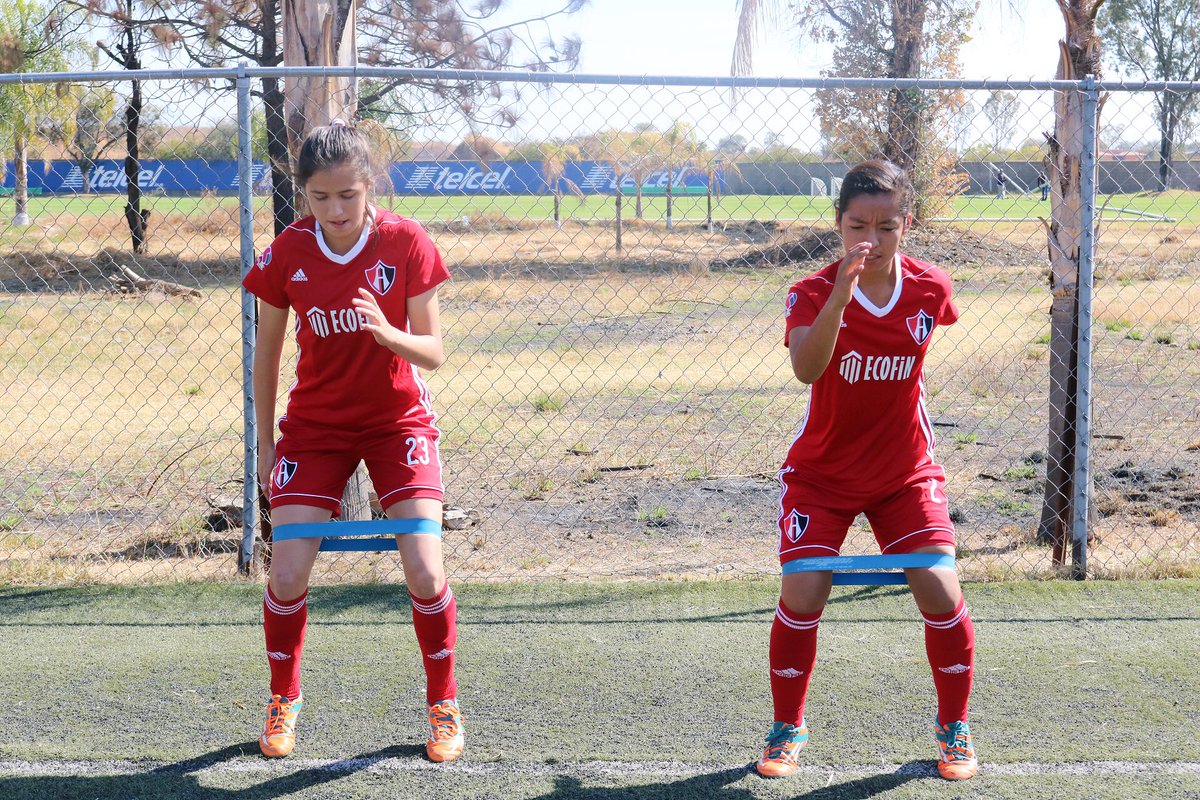 AtlasFCFemenil's tweet photo. Visitamos las instalaciones de la Casa Club León para sostener nuestro último encuentro amistoso de pretemporada.

¡Vamos Rojinegras!🔴⚫️ https://t.co/ZzxW9kbFin