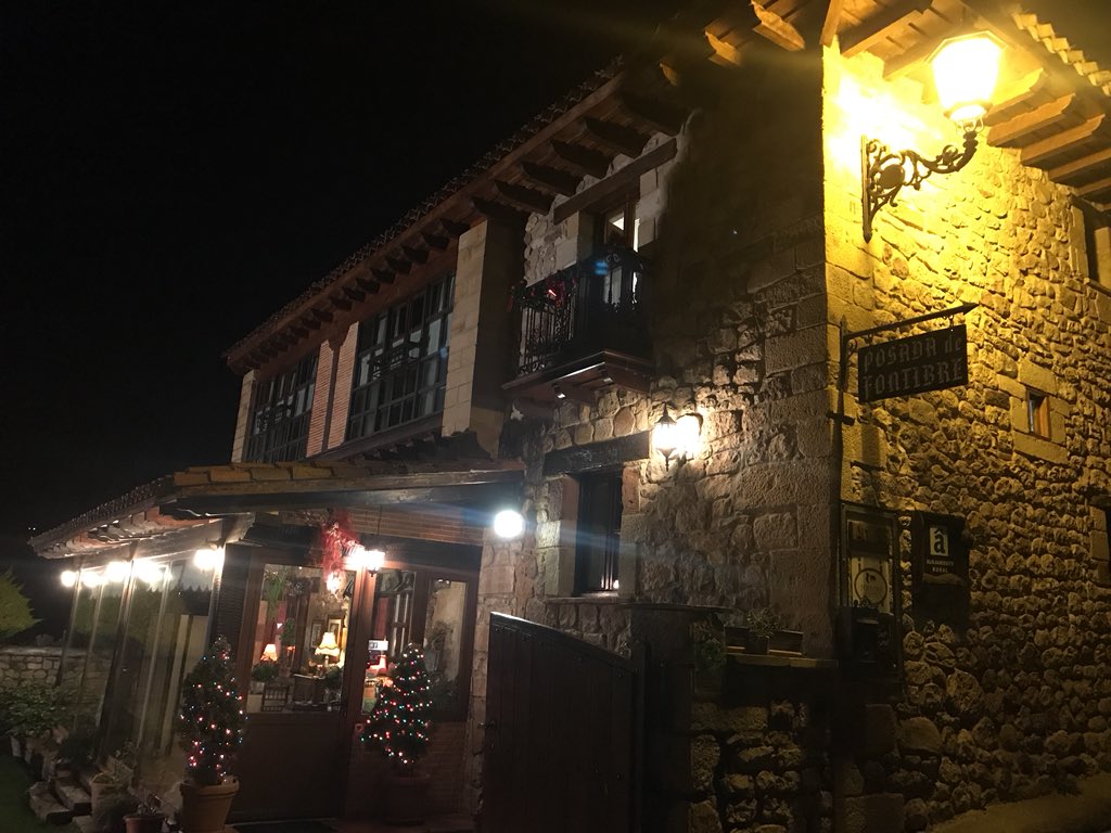 TinoCueto_tv's tweet photo. Ya tengo mi plan para fin de año. En la @Posadafontibre ya no quedan más plazas. Chimenea, buena compañía y el mejor ambiente. Una propuesta muy cálida para esta #nochevieja @cant_infinita #edirecto https://t.co/tloI5fMAV1