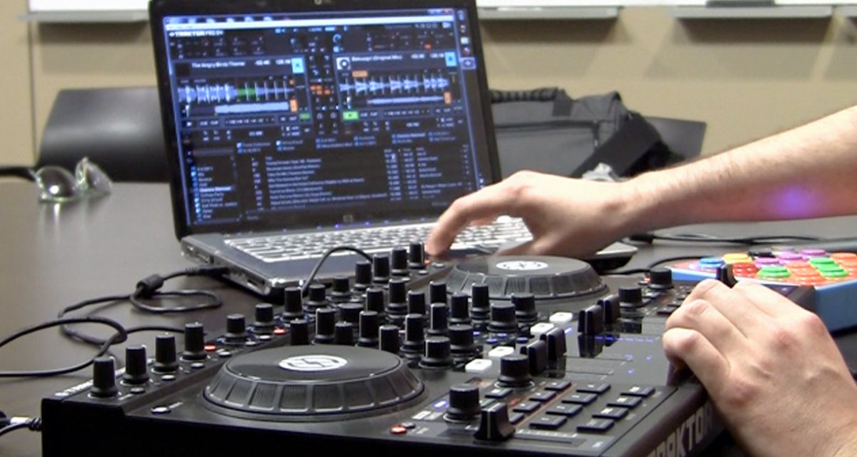 DigitalDJTips's tweet image. 5 Steps To Better DJ Practice Sessions: bit.ly/2eshiav #djing #practice