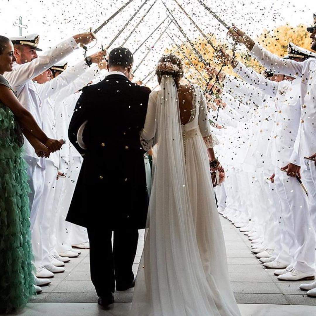Fantástica fotografía de Miriam Zamora-Letelier de una de nuestras novias ¡Nos encanta! 
#novia #novias #vestidosdenovia #vestidodenovia #weddingdress #ideasparanovias #inspiracionbodas #inspiracionnovias #tiendanovias #ateliernovias #altacosturanovias