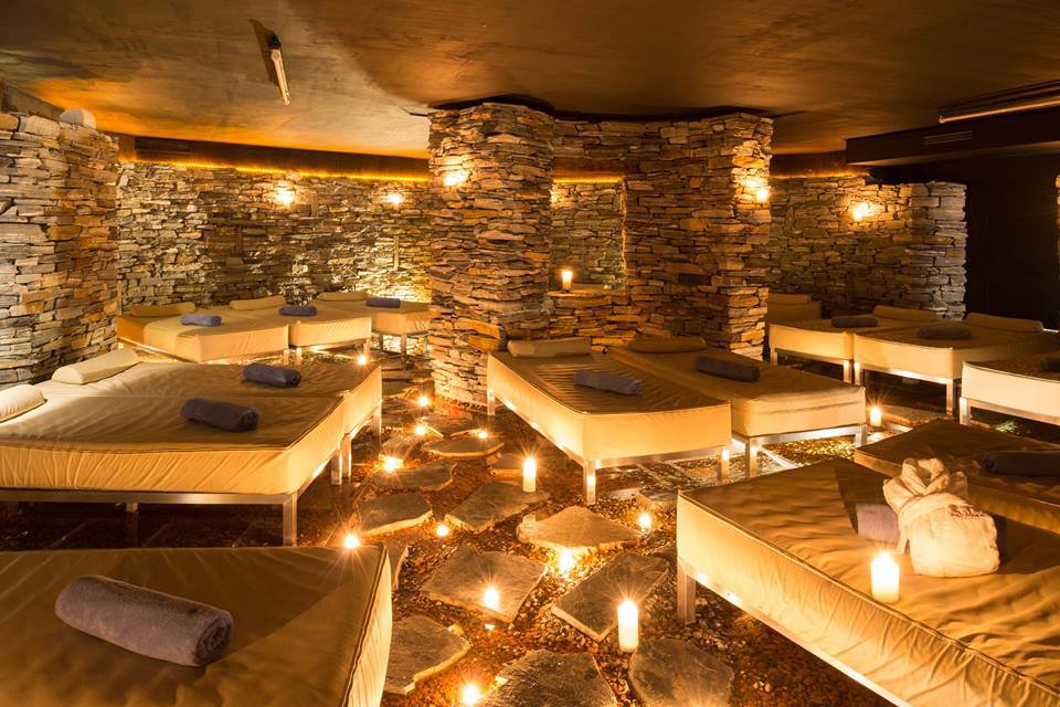 TurismoItaliaNw's tweet photo. Per #SanValentino un bagno nella tinozza e #benessere per due: #vacanza romantica organizzata o fuga di #coppia all’avventura? #BadMoos #AltoAdige https://t.co/JpVm5dAx2m https://t.co/50IQb8s8EX