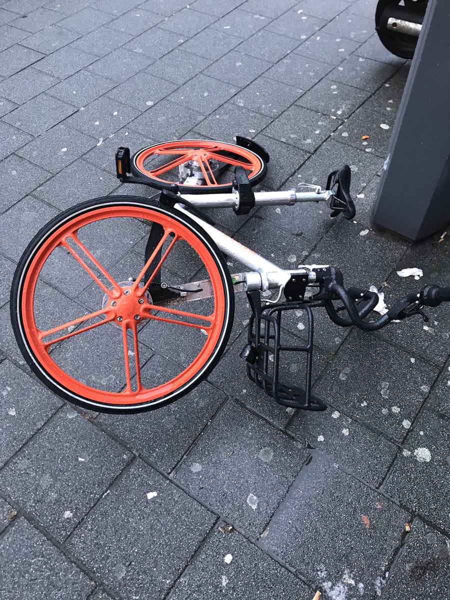 EDC06's tweet photo. Hoe lang nog @rotterdam. Hoe Lang nog. #deelfietsen #straatvervuiling verbied die dingen! https://t.co/GpVlbcOZQa
