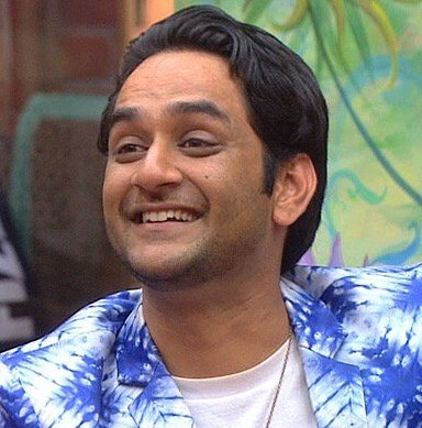 BiggBossChannel's tweet photo. POPULARITY💥 VS CONTENT🎬 

🎬💥 FINAL WINNER🏆 BATTLE OF #BiggBoss 💥🎬

I CAN ASSURE TO ALL @BiggBoss LOVERS♥️ THAT THE FINAL BATTLE✌FOR THE WINNER🏆OF #BiggBoss11 IS BETWEEN #ShilpaShinde 💥 &amp; #VikasGupta 🎬 

WINNER?

RT🔃 FOR #ShilpaShinde 💥 
LK♥️ FOR #VikasGupta 🎬 https://t.co/OJAoLMdX6Y