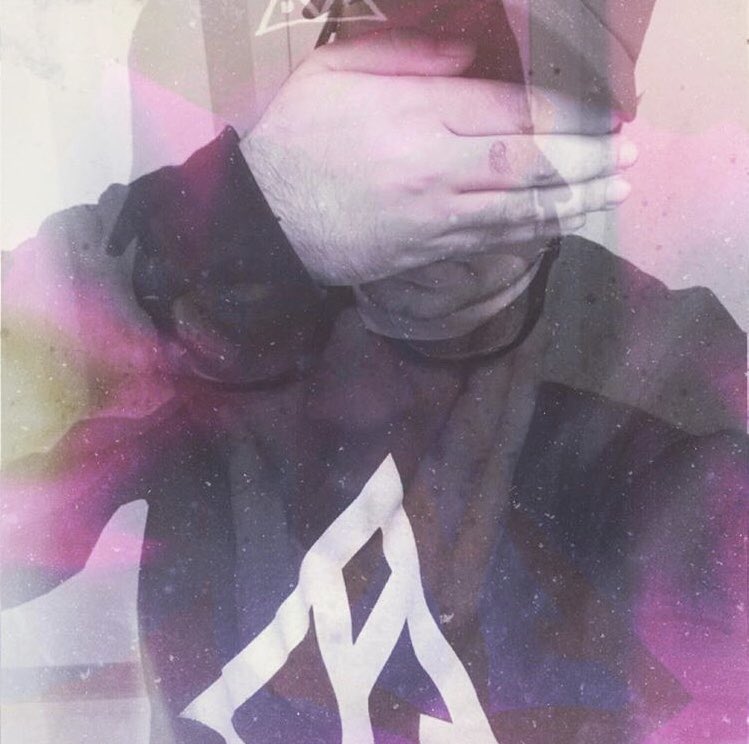 SubmitClothing's tweet photo. Get them while they are hot. ๐น
#submitclothing, #layyourghost https://t.co/0JwsePY0FT