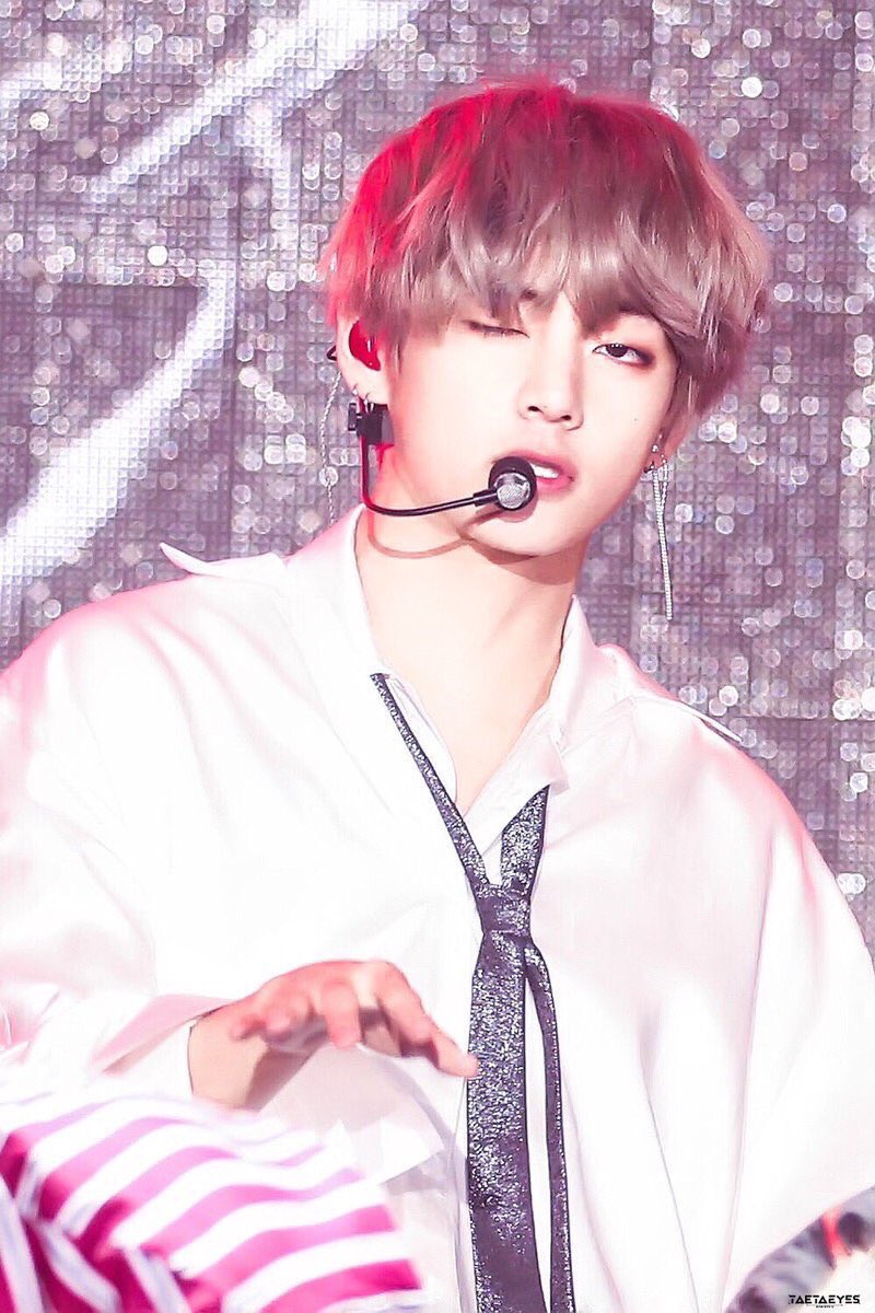 btsBigchoa's tweet photo. 김태형♥

생일 축하해 🦁

とにかく大好き😆
いい1年になりますよーに😚

#キムテヒョン 
#김태형  
#생일 
#사랑해요 
#BTS 
#V https://t.co/zek1SSZgLC