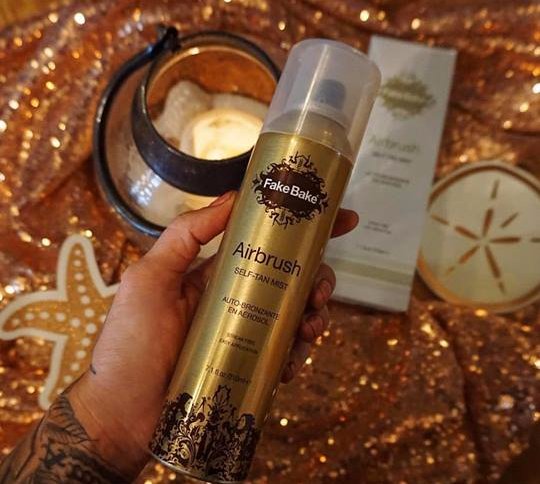 FakeBakeBeauty1's tweet photo. Getting on the mood for New Year! https://t.co/lPST1gtzrR