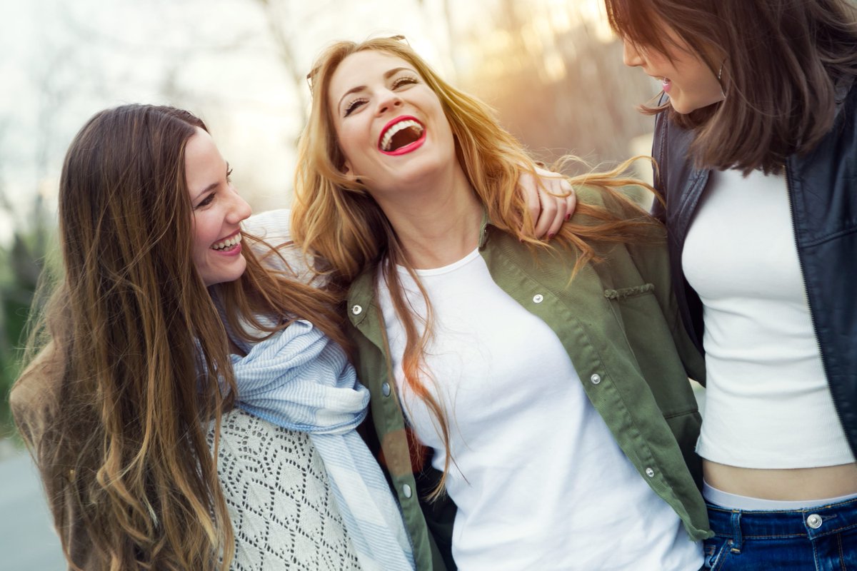 White Smiles tweet media