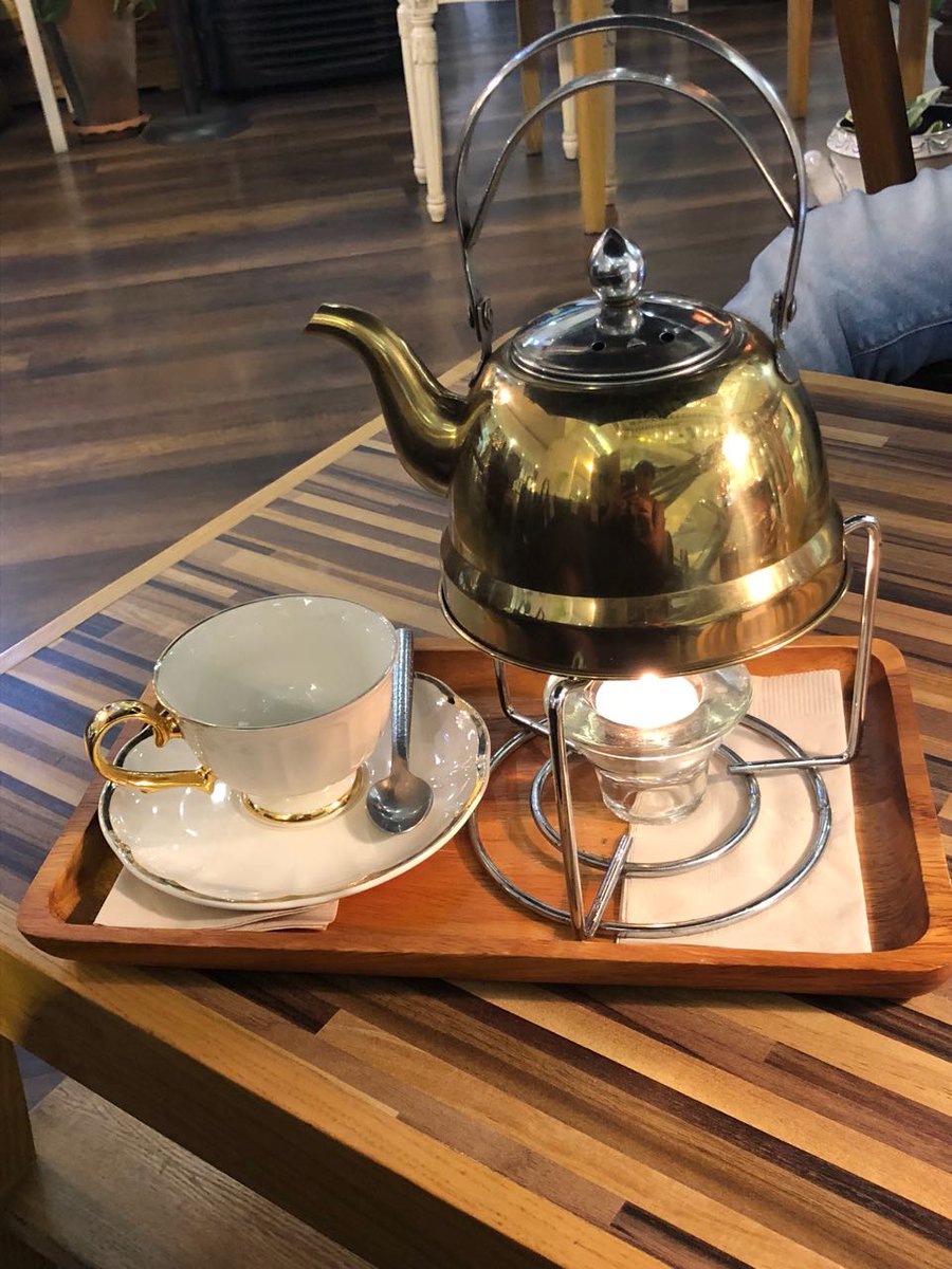tehseenp's tweet photo. Day 1 #ThailandDiaries #FoodFoodFood 
Salmon with Caviar 
avocado on toast
And some awesome jasmine tea
Food for the soul !! 
Cc @rockyandmayur ☺️☺️ https://t.co/SifIPhit9x