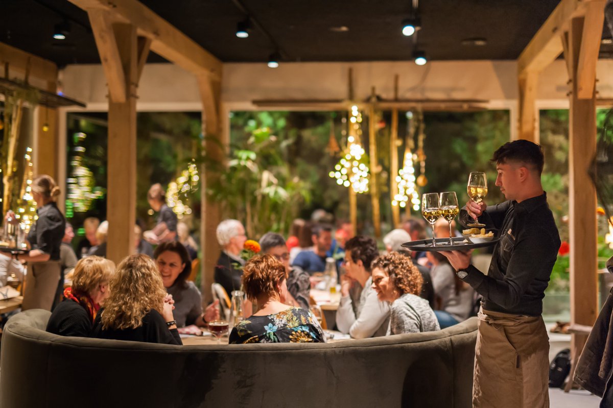 Wie komt er aanstaande zondag genieten van onze oudejaarsbrunch? bit.ly/2CdEGSY. #oudennieuw #oudjaar #brunch #hooihuis #roosendaal