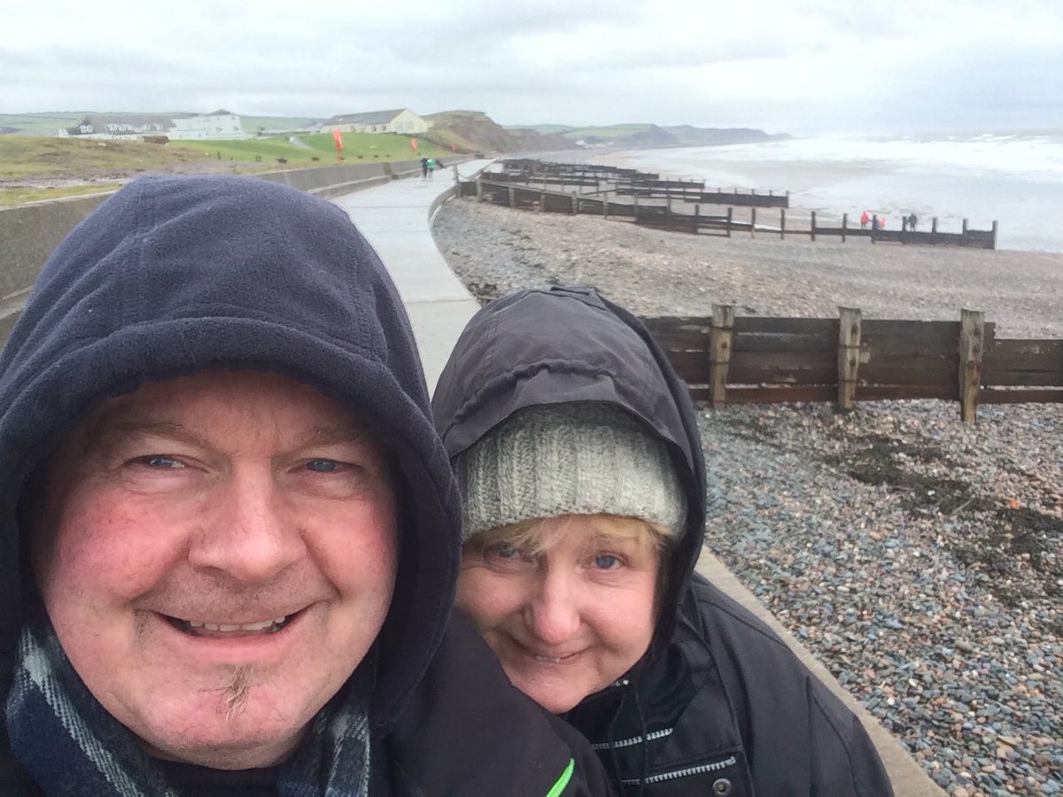 PhilRogers57's tweet photo. A bit freekin chilly in the Beach today at St Bees 🐝 #HolidaySelfie #MeAndTheBoss https://t.co/dTa98D1RJM