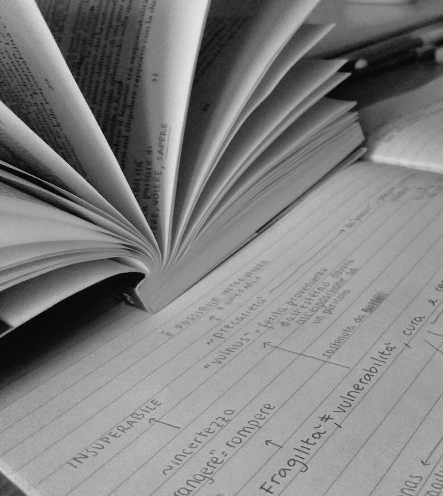 È studiando #antropologiafilosofica che capisci di non essere fragile ma semplicemente vulnerabile...