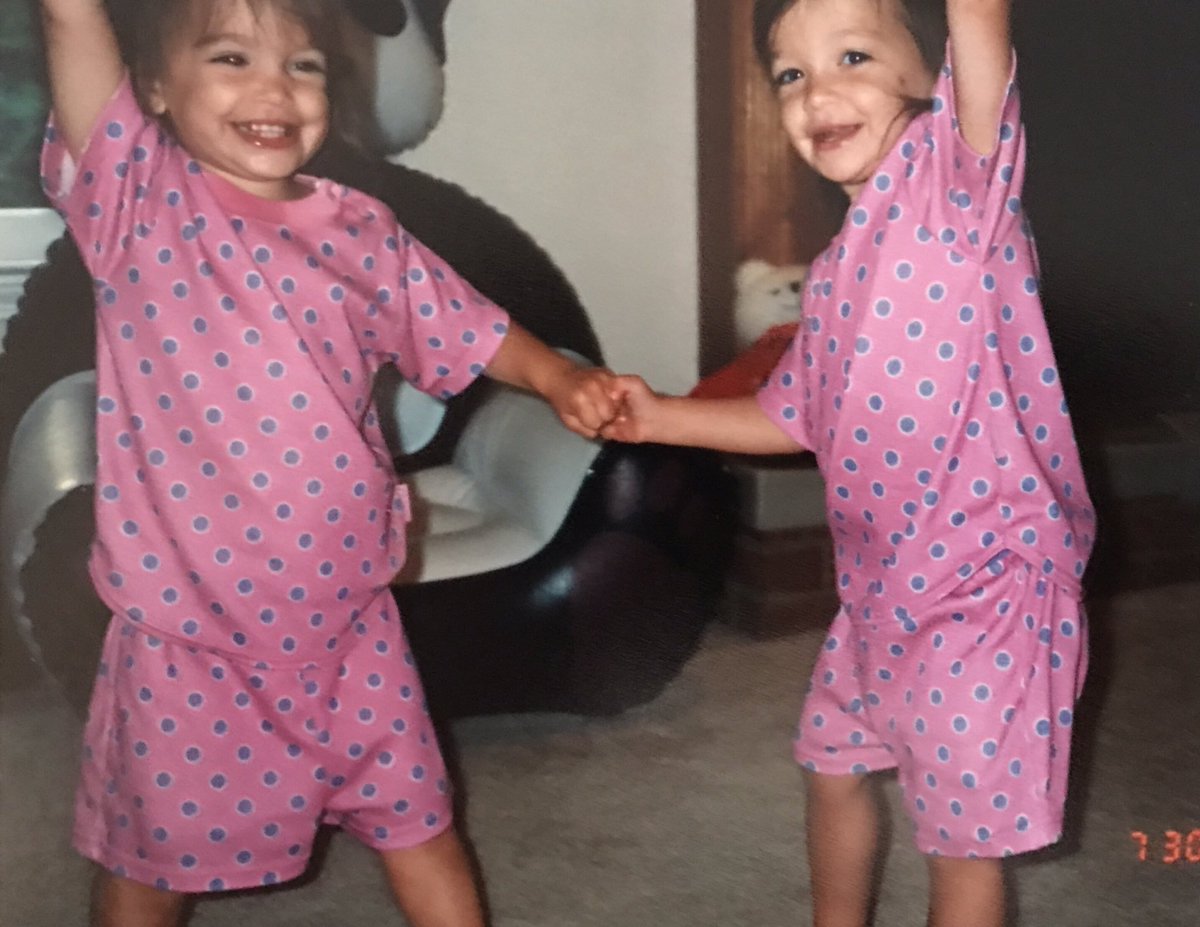 coco_crosby's tweet photo. HBD @JennaRose_14 @laurynparker_ I love you sooo much! https://t.co/7RFxVLBnGt
