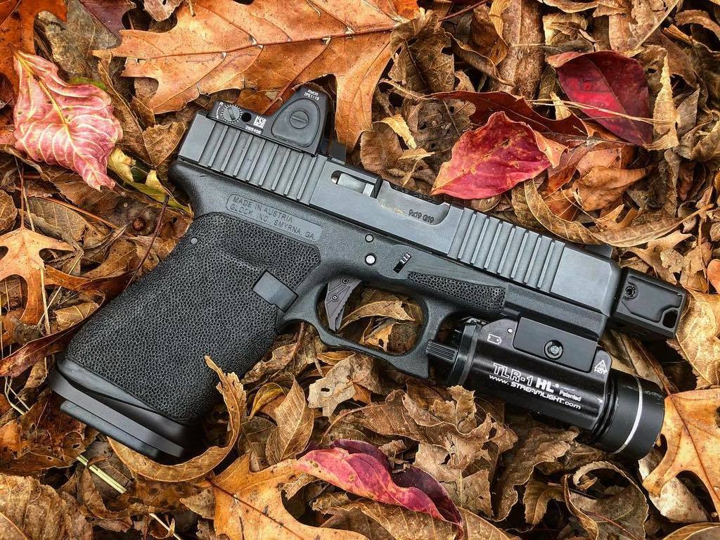 TexasBlackRifle's tweet photo. One of my Roland variants. Love this set up. ・・・
#tbrci #glock #stubbycomp #Compensator #AmericanManufacturing #InnovatorsNotImitators #MicroComp #MadeByGunGuys #Comp #GlockComp #G19 #TexasMade #America #Gun #Guns #Compensator #Gunchannels #EDC #ever… https://t.co/LJIiUmWLt8 https://t.co/D5Z9VafYWg