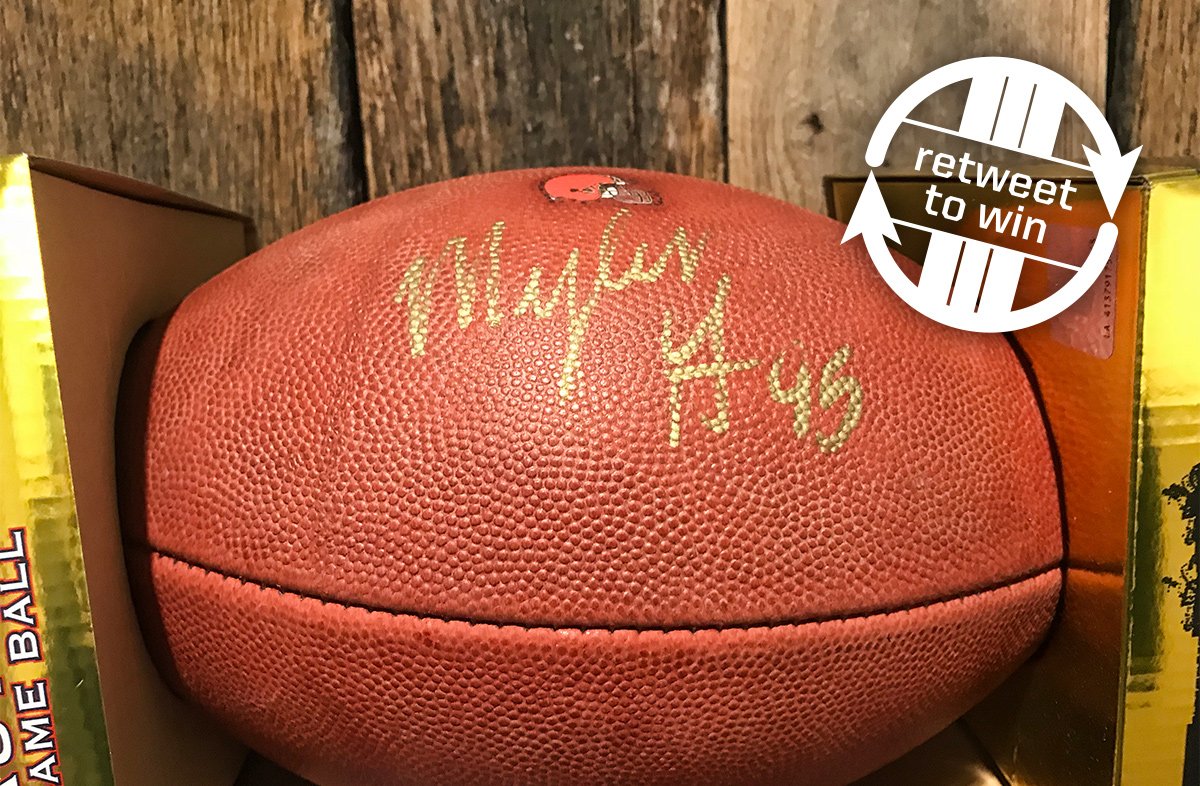 Browns's tweet photo. In honor of his birthday today ...

🚨 RETWEET for a chance to win this signed @MylesLGarrett football 🦖

Rules: https://t.co/Mi7y9oyTM9 https://t.co/Nqh7xnl1pE