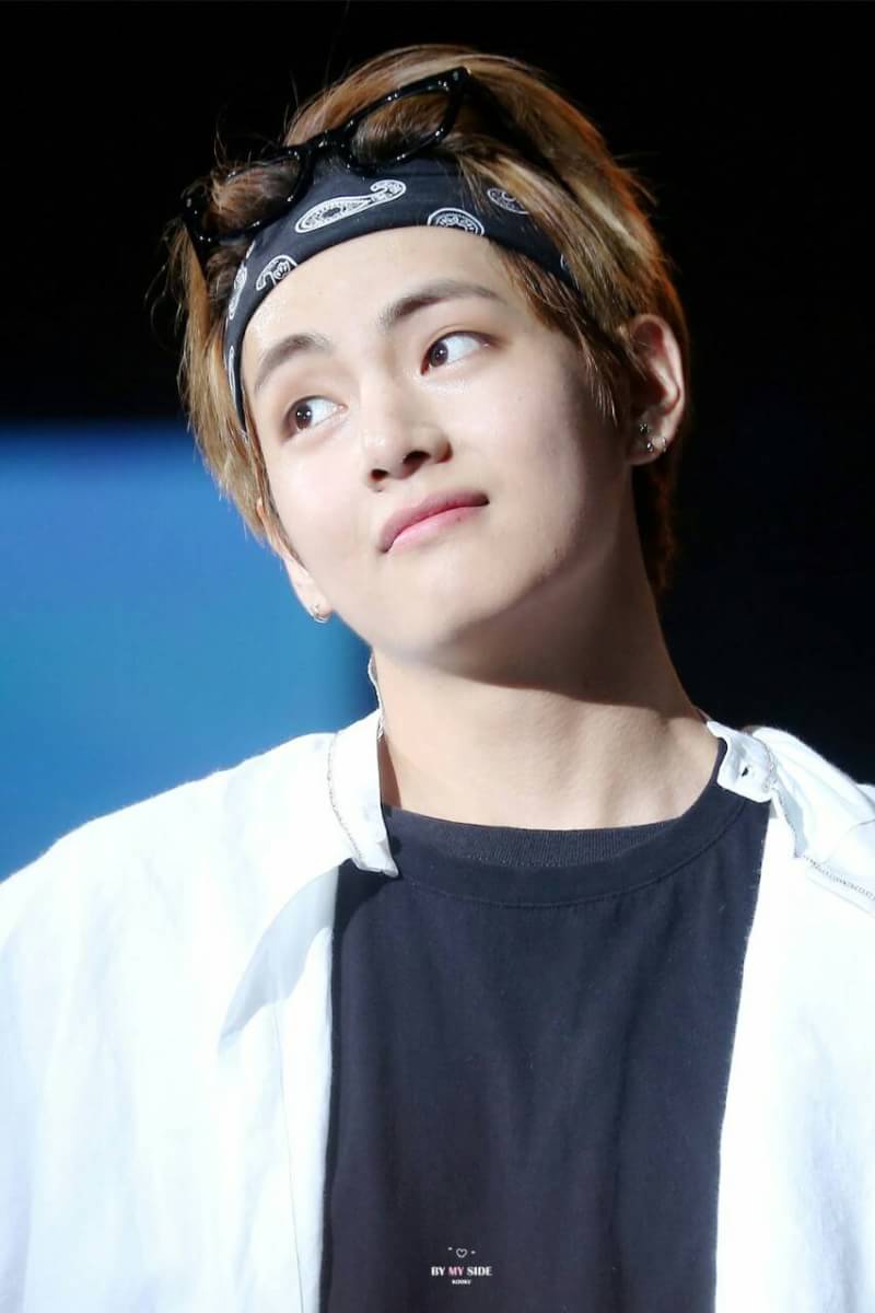 HBD V wish u always healthy and all the best to u 😘😁🎉🎉<a href="/BTS_twt/">방탄소년단</a>
#WePurpleUTaehyung #VeautifulDay #WePurpleYouTaehyung