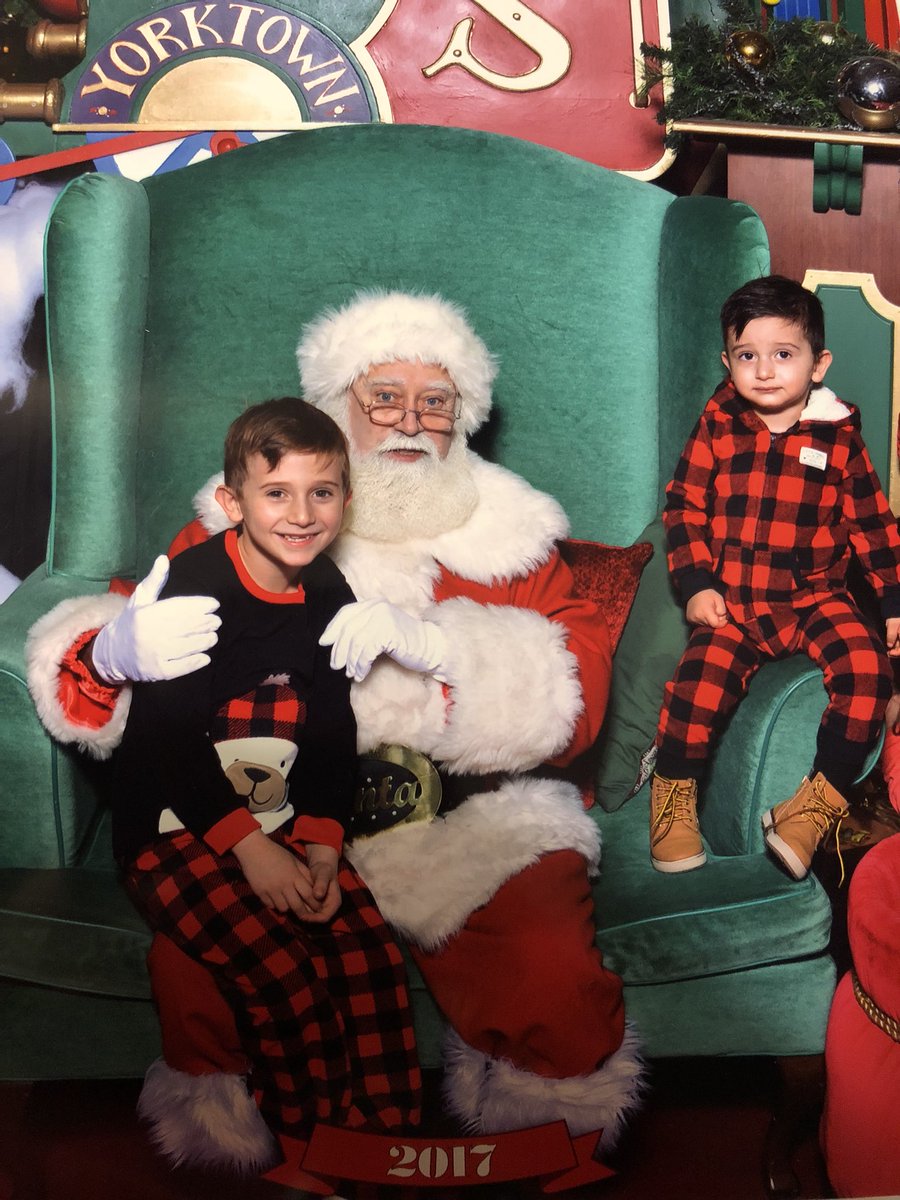 Another Santa success.... I think... <a href="/TheEllenShow/">The Ellen Show</a> at least it’s an improvement from last year #sittingfaraspossible