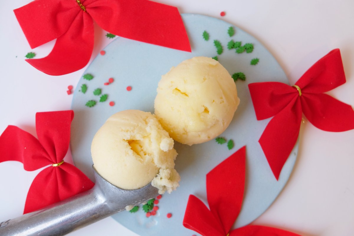 fourallicecream's tweet photo. #FeatureFlavourFriday are these perfect holiday classics: Oh My Darling, Clementine! Sorbet and Maple Spiced Pecan. Get them in scoops &amp; cubes at the Tasting Room today from 12-7pm! https://t.co/On5NGn8c0t https://t.co/CF8yOO1xSi