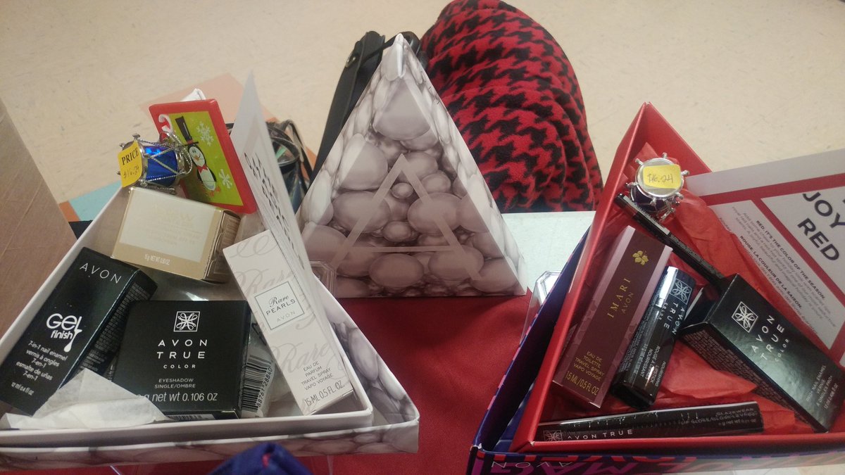 miscgifts's tweet photo. A Box in stock ✔
Use as single gift,
Break apart for several gifts
or
Keep for yourself 😁
Sale event
Saturday Dec 30th
11am to 3pm ⏳
Midway & Parker Rd
Plano
#AvonIndRep💋
#SaleEvent #Beauty #MakeUp #Fragrance #SkinCare #Lipstick #Plano
Miscgifts.avonrepresentative com https://t.co/5eYctdC5eZ