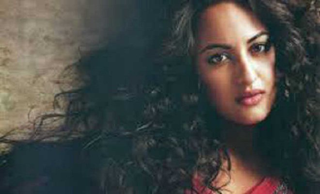हर महिला की आवाज बनना चाहती हैं सोनाक्षी dainikbhaskarup.com//news/entertai… #BollywoodNews #sonakshisinha <a href="/sonakshisinha/">Sonakshi Sinha</a> <a href="/QueenySonakshi/">Sonakshi Sinha FB</a> <a href="/SonakshiFans/">Sonakshi Sinha Fans</a> <a href="/TeamSonakshi/">Sonakshi Sinha Fans</a> <a href="/SonakshiSFans/">Sonakshi Sinha Fans</a> <a href="/Sonakshi_Sinha/">Sonakshi Sinha</a> <a href="/bollywoodnews77/">BOLLYWOOD NEWS™</a> <a href="/NEWSBOLLYWOOD5/">NEWSBOLLYWOOD</a>