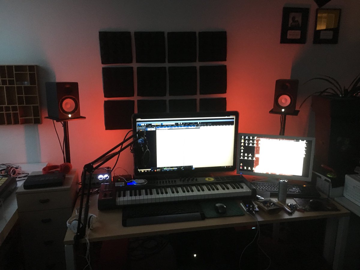 Radical77's tweet photo. Time for some action #catchamusic #studiotime #musicinthemaking https://t.co/kV44kIyv55