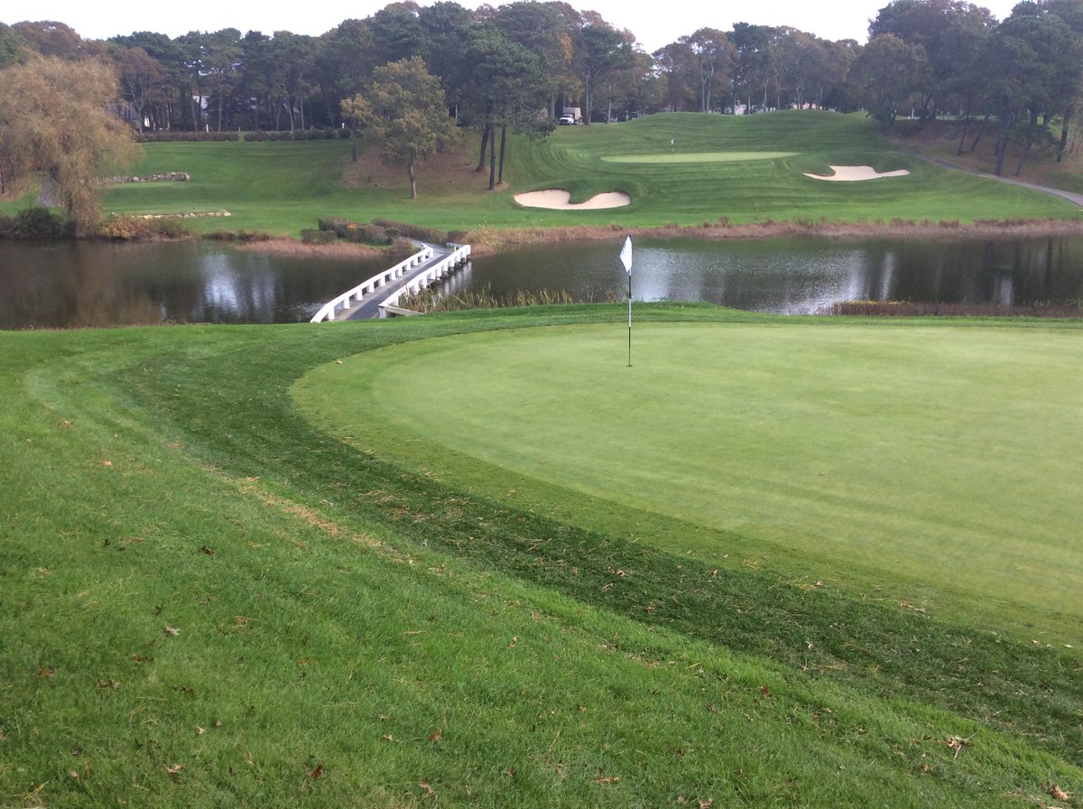BlueRockGolf's tweet photo. Stay warm for the next few weeks...Golfing season is right around the corner!  

#FridayFeeling #hurrysummer #itscold #deepfreeze #CapeCod #bluerockgolfcourse #golf #winter https://t.co/cqMr0SlOe5