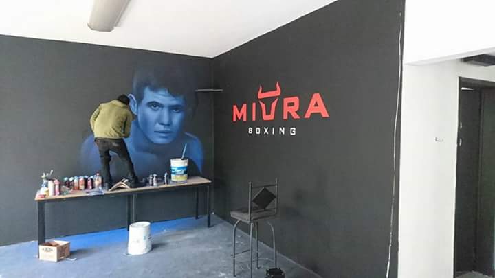 Nos da mucho gusto anunciar que el #NuevoMiuraBoxingGym abrirá sus puertas a partir del próximo lunes 8 de enero.Se tendrá una sección especial para los peleadores profesionales del #MiuraBoxingTeam y otra sección para boxeo recreativo... (1-2)