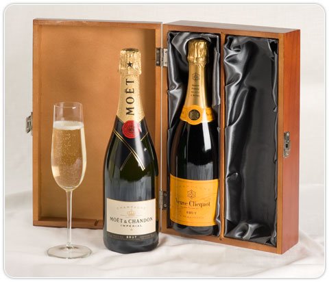 JupitersCave's tweet photo. Delivery to 

@FariqXavier 

Love in my life would not have been possible without your presence. I want to spend some quality time with you so that we can spend some romantic time together. I hope you accept my invitation to have dinner with me.

Love, 
Fluffy https://t.co/eesx5S7sJ9