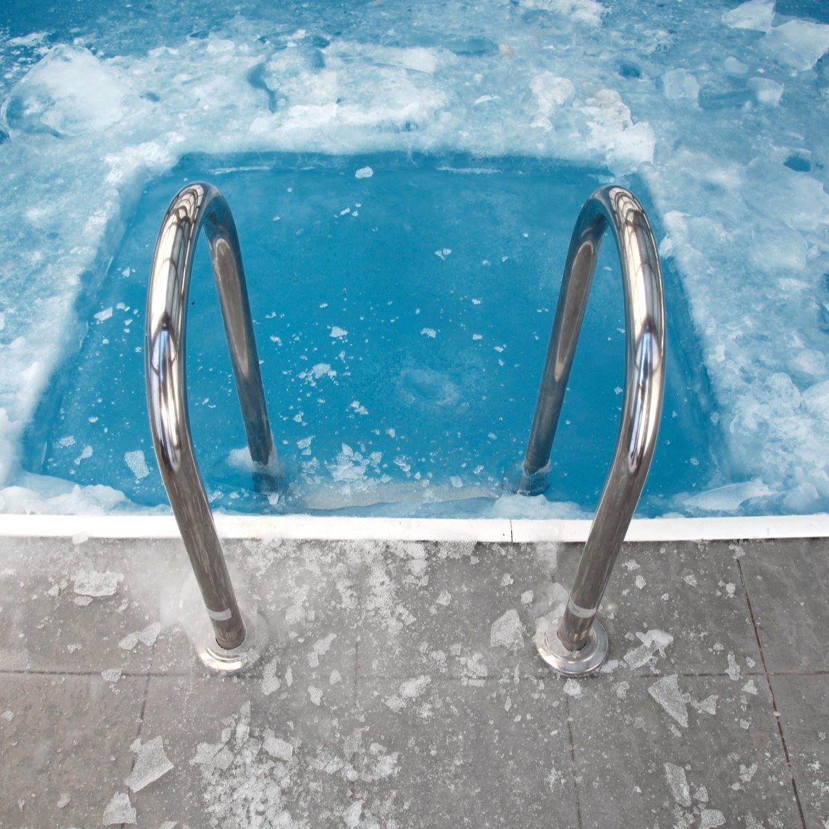 GoldMedalPools's tweet image. Freezing temps are headed our way!  Don't let your pool equipment suffer.  Follow our simple steps to avoid damage and costly repairs.  bit.ly/2ChMN0Q #poolwinterization #poolfreezeguard