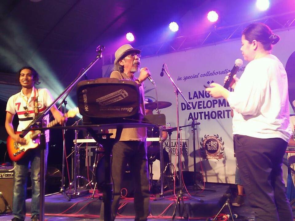 Apher0's tweet photo. Langkawi International Blues Roots ASEANA @ #LIBRAFest2017 come and join us ! Letโs watch an awesome international & local blues musicians performing for this events ! Donโt missed out! #Langkawi #events #musician #BluesRoots #ASEANA https://t.co/If1Y0ERw99