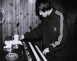 Can Liam Gallagher Play Piano