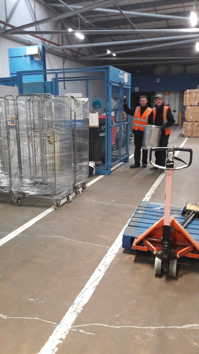 DC in tip top condition ready for the new year well done team #servestian <a href="/billburroughs21/">Bill Burroughs</a> @bburroughs19 @Servest_UK