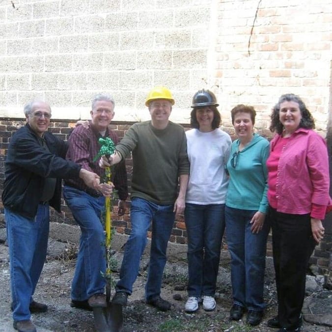 retweetDetroit's tweet photo. On 12/31 it'll b 10 yrs since Tom & Peggy Brennan bought historic 4444 Second Ave & began its tranformation into @greengarage! Join #communitylunch for a slideshow & storytelling abt amazing days of community-driven #deconstruction #reconstruction #design &… by #CurbedDetroit https://t.co/TdZycEAYOi