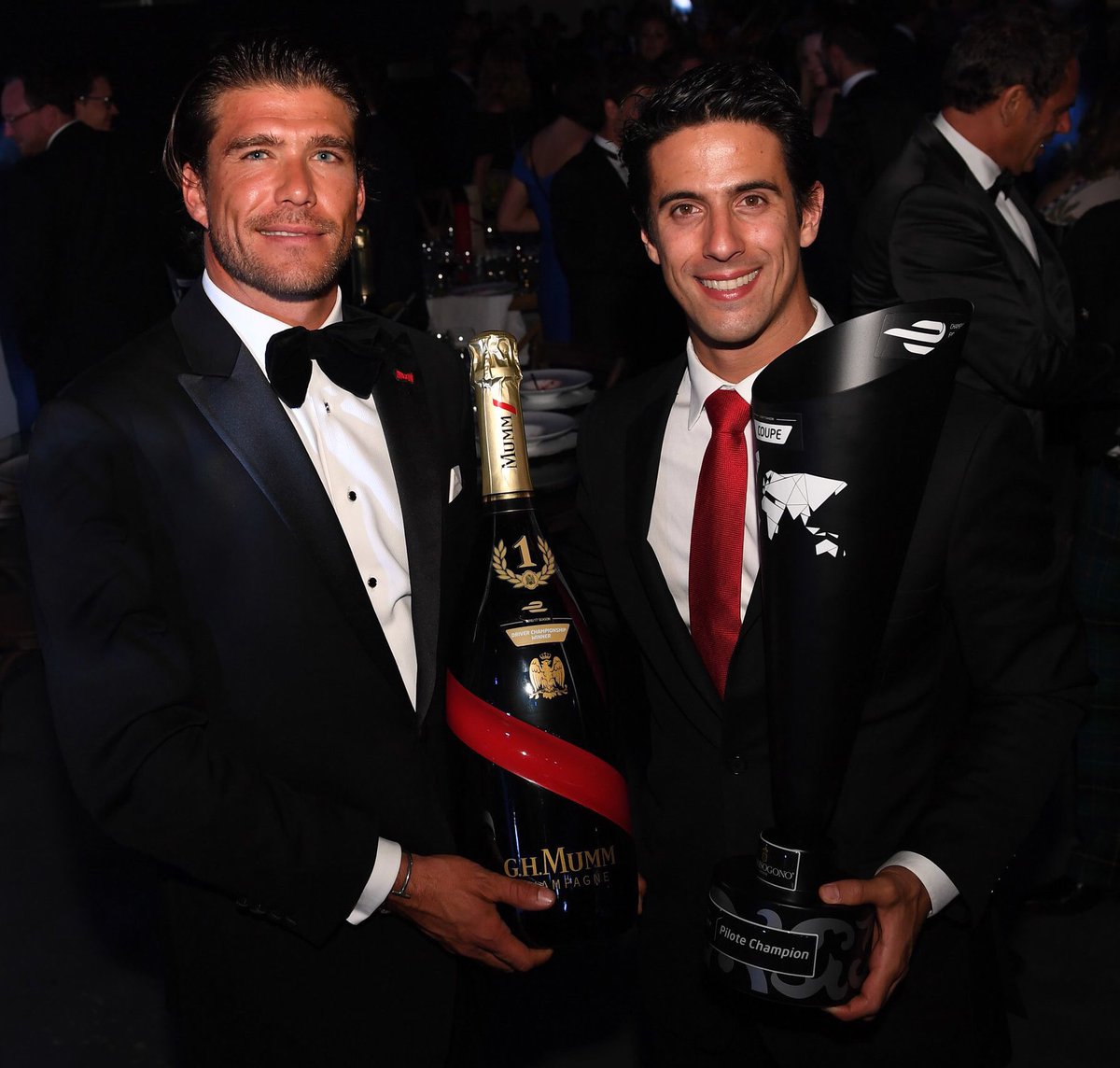 GHMUMM's tweet photo. Best of @FIAFormulaE Season 3 Podium Celebrations - 3rd on Season 1, 2nd on Season 2, World Champion ๐ on the last race of Season 3. Congratulations to @GHMUMM Ambassador @LucasdiGrassi for Winning the Drivers Championship #Mumm #IconOfVictory #DareWinCelebrate #LDG #FormulaE https://t.co/kIiKzh78a6