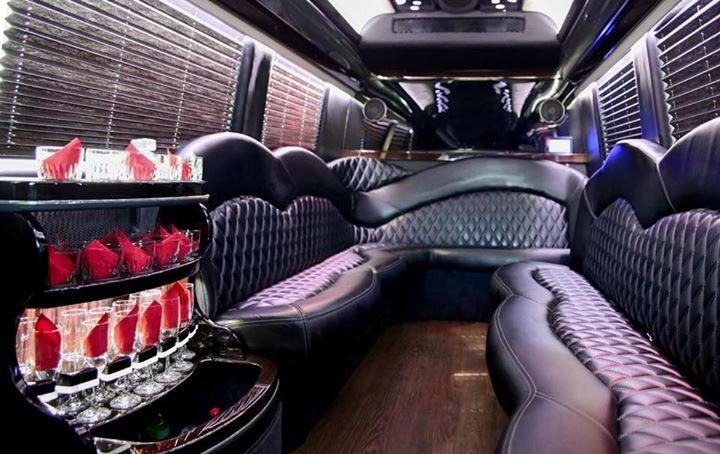 BackstageLimo_'s tweet photo. Baby it's cold outside! So why not have a big steak at @mickeys_steaks &amp; then snuggle into one of our amazing &amp; warm limousines for a FREE ride to &amp; from the @okcthunder game? No need to walk. No need to warm up the car. Life is good. Call Steve at 405-590-2452 #OKCVIPEXPERIENCE https://t.co/gFBvtpY1n0