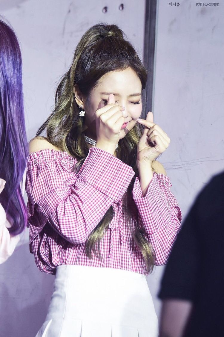 HABEDE KAMU YG HARI INI ULTAH
panjang umur ia,sehat selalu ^-^

@btsxvih