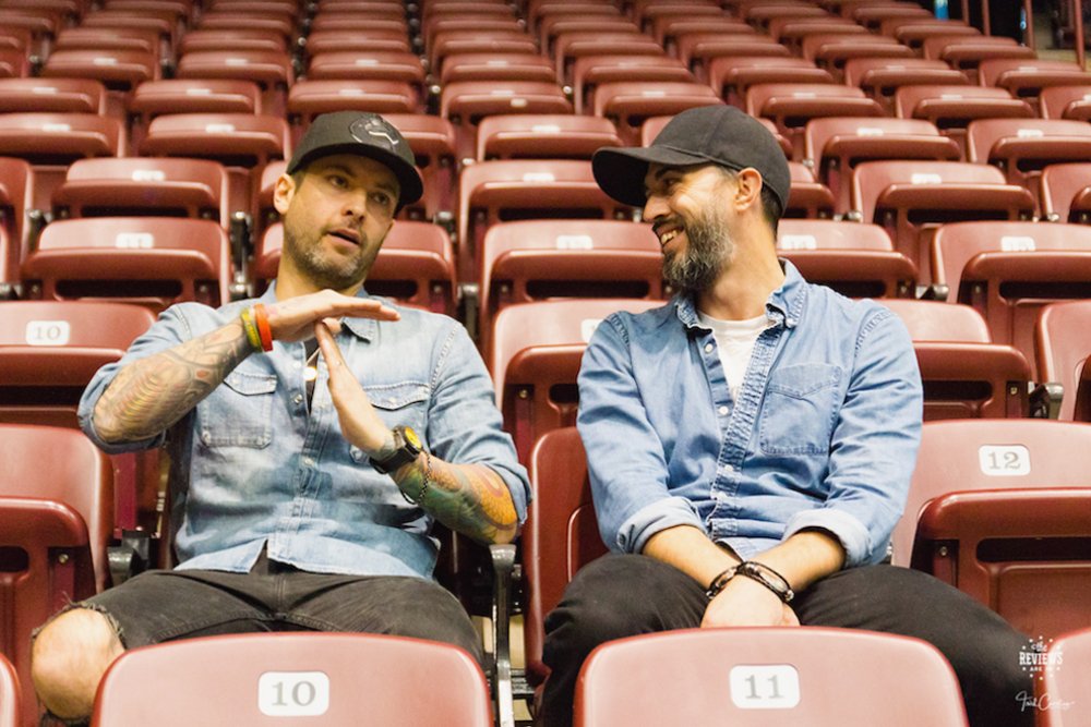 thereviewsarein's tweet photo. #Bestof2017 We had a good hang with @dallassmith in Oshawa on the #SideEffectsTour - including our round of 5 Quick Questions! https://t.co/hPW5wenWis https://t.co/mYXvZP5XfU