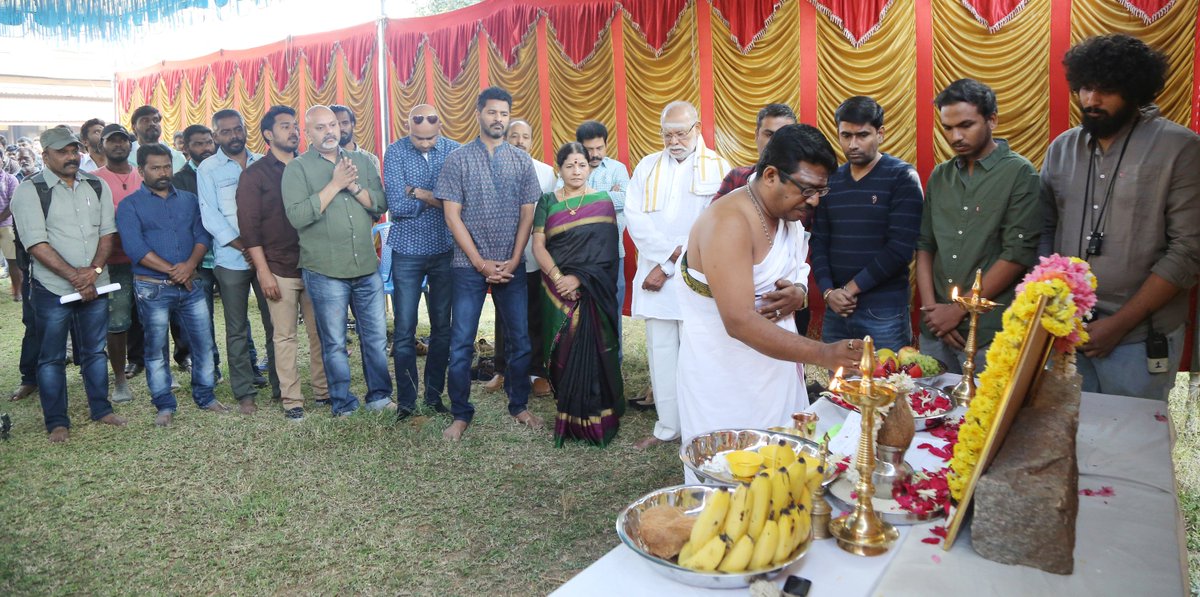 atcinemedia's tweet photo. . @PassionStudios_ Production No 6 Pooja Stills

@PDdancing @akashsam062 @vishnukrishna @pradeep4s @gopaljames007 @dorothy_jai

More Stills @ https://t.co/En2mwF7Giv https://t.co/6lgszUlZdn
